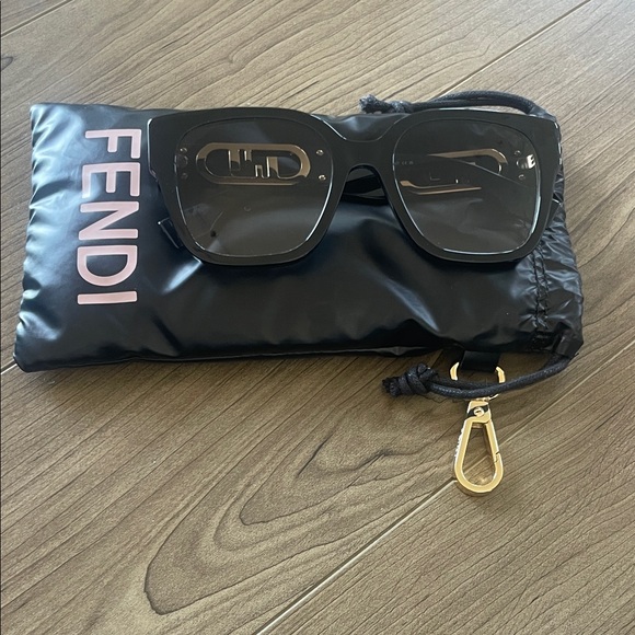 Fendi “ O Lock “Stylish Black Sunglasses for Women 💯Authentic - Picture 2 of 10